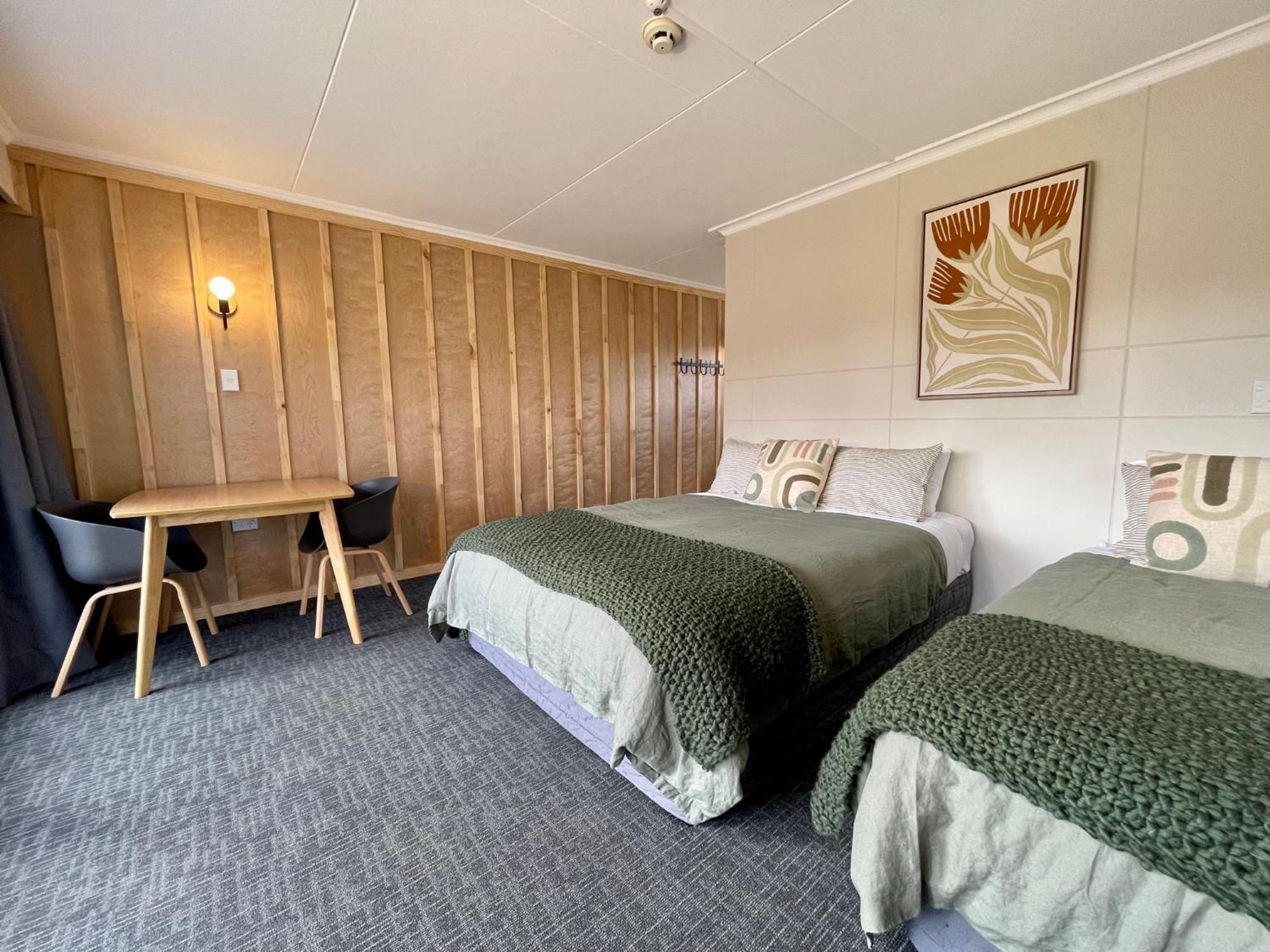 Lakefront Backpackers Hostel Te Anau